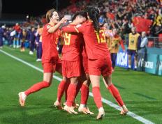 PG电子线上登入-女子足球比赛中，中国队表现出色